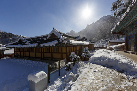 seonun韩国冬天的佛教寺庙没有人安抚和冥想. 十二月. 2015照片