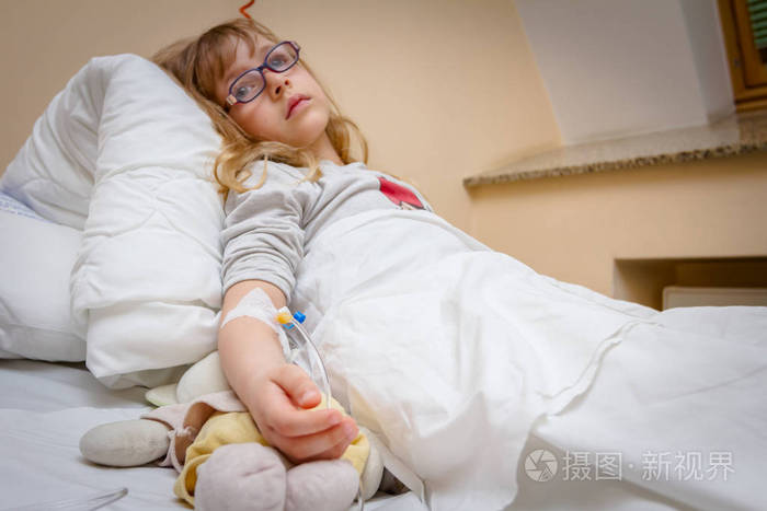 学前儿童, 病人正在接受滴盐水