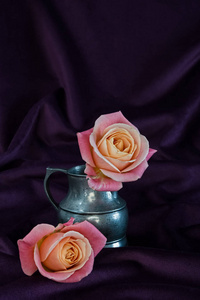 银壶玫瑰花图片