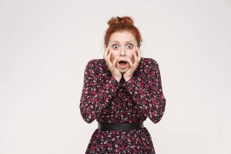 惊叫的表情图片