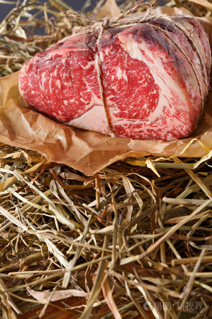 原料岁黑安格斯牛肉在稻草上工艺报