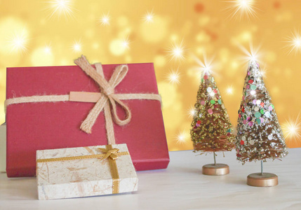 礼品盒圣诞树