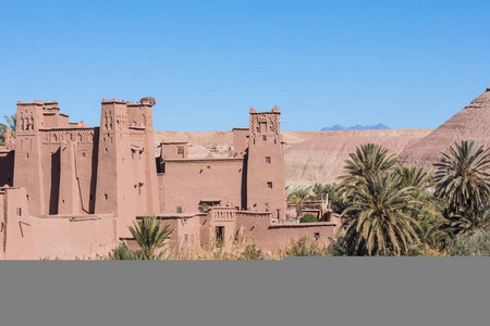 Morocc 瓦尔扎扎特城附近的 Haddou 城堡全景