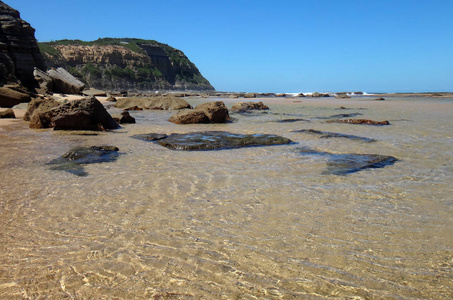 澳大利亚中央海岸纽卡斯尔的海滨场景。