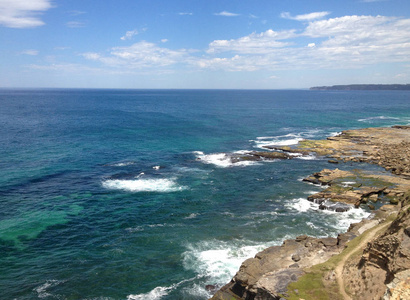 澳大利亚中央海岸纽卡斯尔的海滨场景。