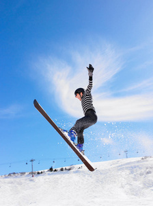 冬季体育节。男子滑雪