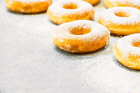 糖霜甜甜圈图片