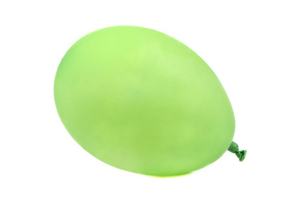 白色背景的美丽绿色气球