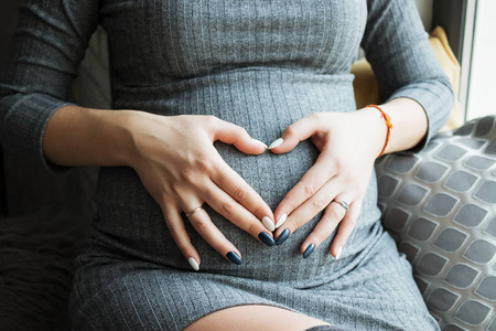 怀孕在一起图片