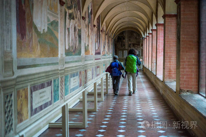 在锡耶纳省的秋季徒步旅行, 从 Buonconvento 到蒙特卡洛 Oliveto 马焦雷修道院