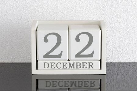 白色方块式日历当前日期22和月12月