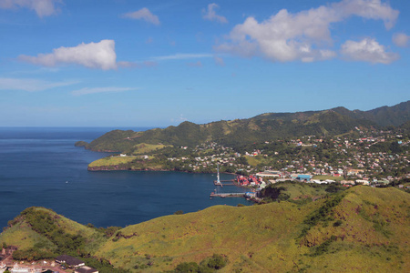 海, 多山的海岸和海湾。Visent 和格林纳达