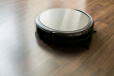 机器人无人机真空吸尘器的层压木地板智能清洗技术