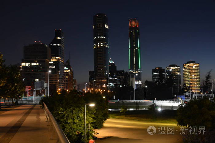 智利圣地亚哥的城市夜间灯光