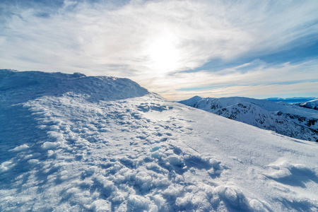 Tatra 山的雪。日胶片
