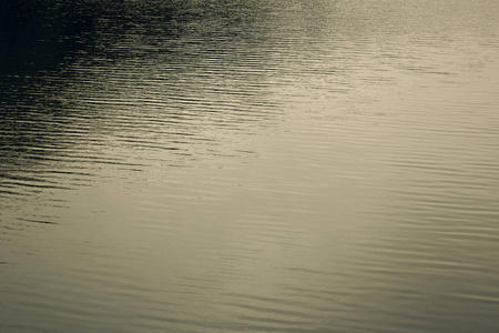 漾水面水河背景