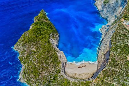 扎金索斯岛，Gr Navagio 沉船 海滩的鸟瞰图