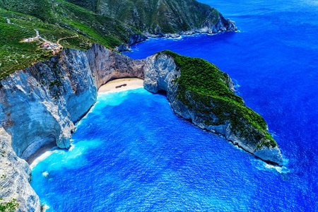 扎金索斯岛，Gr Navagio 沉船 海滩的鸟瞰图