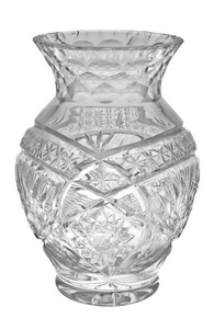 孤立的白色背景上的水晶花瓶