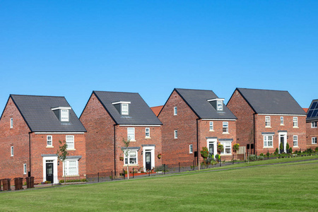 半分离的房子图片