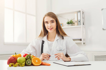 营养师水果图片-营养师水果素材-营养师水果插画-摄图新视界