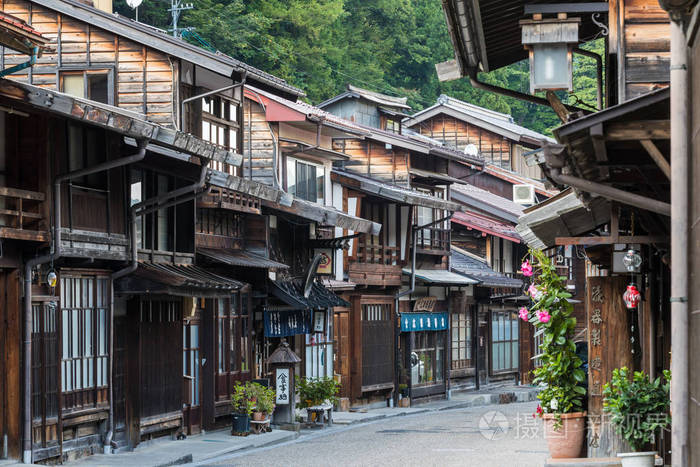 日本九库2017年9月4日:风景如画的老日本城镇与传统的木制建筑.