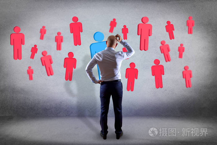 入侵者在一群网络人