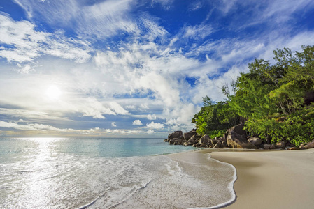 阳光明媚的一天天堂海滩乔其纱, 普拉兰岛塞舌尔54