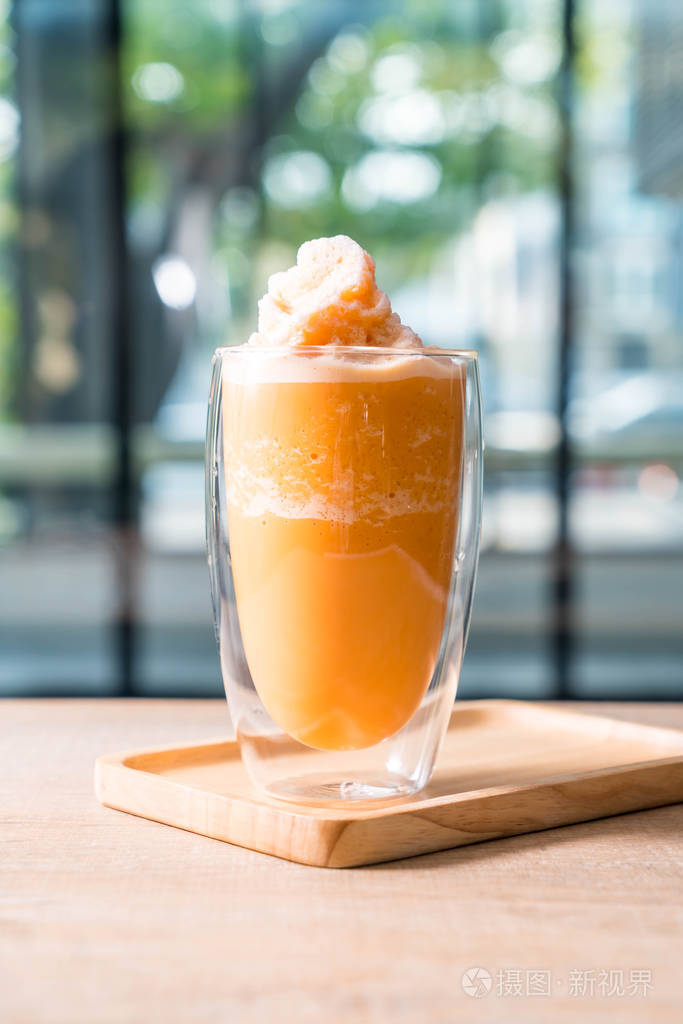 混合泰式奶茶奶昔