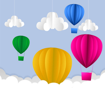 云彩太阳和热气球在天空上飞翔的折纸插图. 纸艺风格