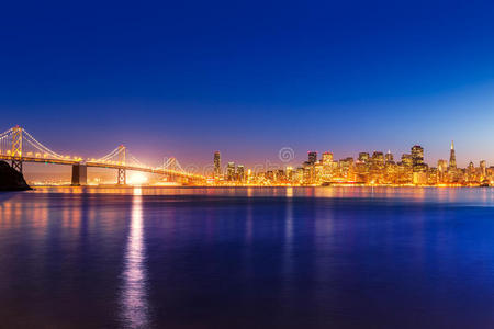 旧金山日落天际加利福尼亚湾水倒影