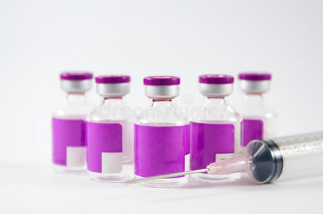 紫药瓶及一次性注射器