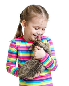 抱着小猫的快乐女孩儿