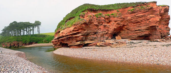 英格兰南部侏罗纪海岸的红色沙崖