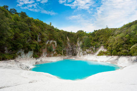 地狱火山口湖