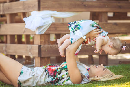 爱着疯子林夏图片 爱着疯子林夏素材 爱着疯子林夏插画 摄图新视界