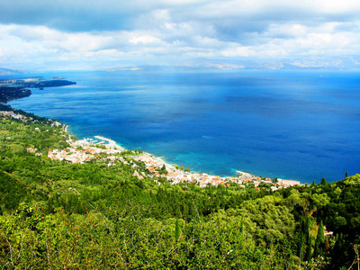 蓝色泻湖海岸景观爱奥尼亚海在科孚岛