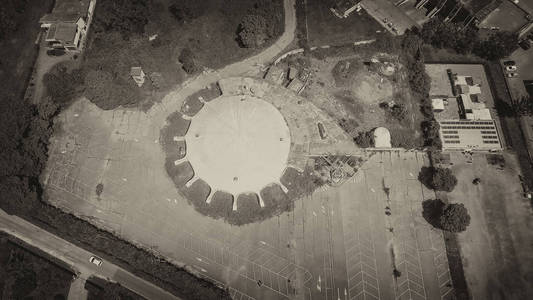 圆形体育比赛体育场的鸟瞰图。