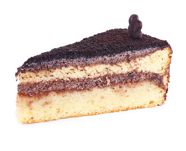 一块美味的海绵蛋糕，白色背景上有巧克力奶油