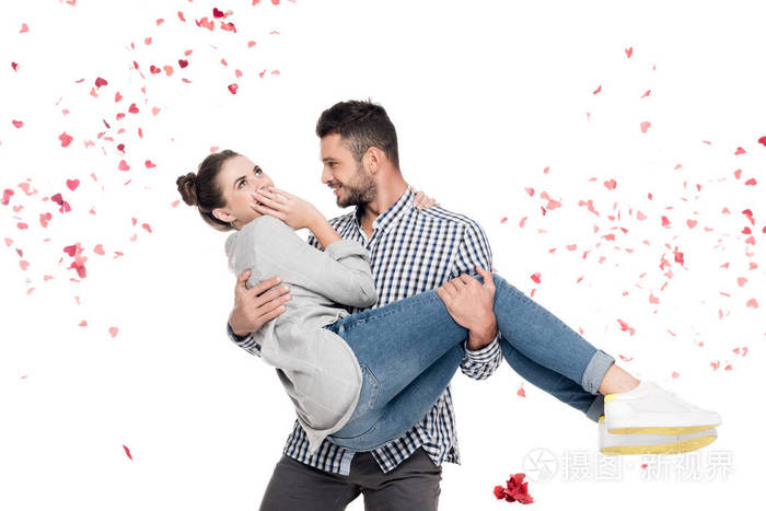 男朋友背着女朋友被隔离在白色情人节的概念