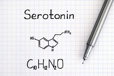 用钢笔进行血清素的化学计算