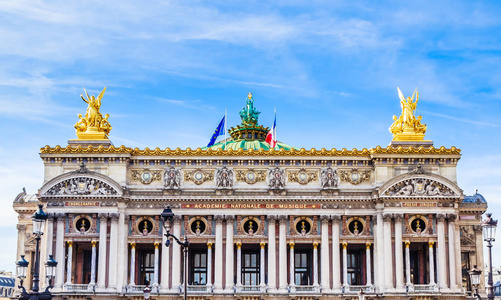 巴黎民族歌剧的门面和屋顶的片断