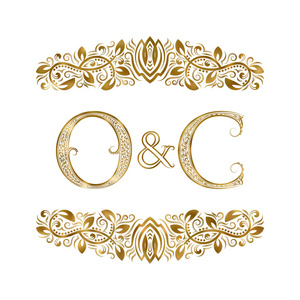 O 和 C 年份的缩写标志符号。这些字母被装饰的元素包围着。皇室风格的婚礼或商业伙伴