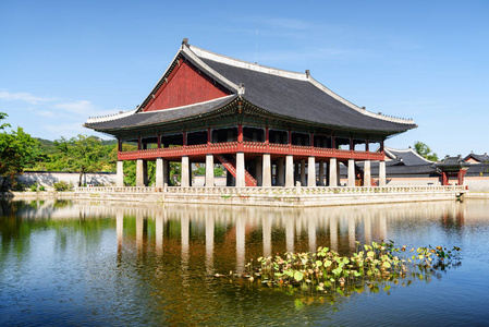 Gyeonghoeru 亭与景福宫景观