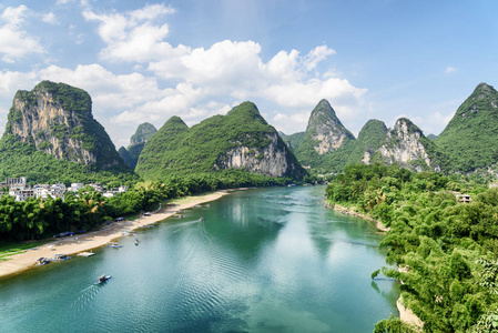 漓江 丽江 在风景秀丽的喀斯特山脉之中, 中国