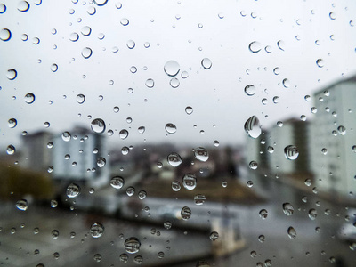 雨滴图片，雨滴，玻璃上的雨滴