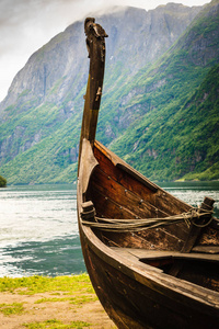 挪威自然老海盗木船
