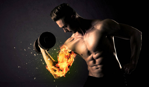健美运动员起重重量与火灾爆炸的手臂概念