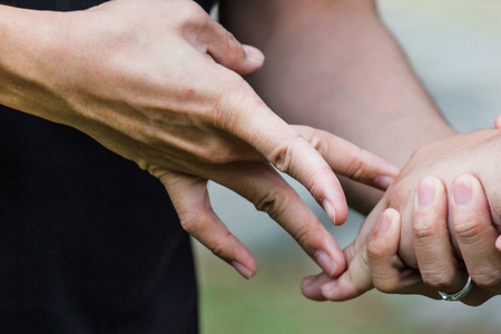 用手打叉图片-用手打叉素材-用手打叉插画-摄图新视界