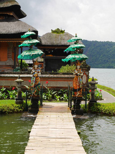 主要寺庙在巴厘岛，普拉，乌龙，丹努，布拉坦湖，布拉坦湖，水上